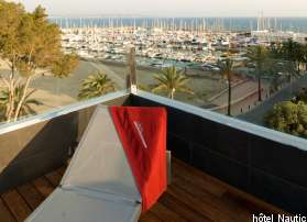 terrasse vue sur la marina